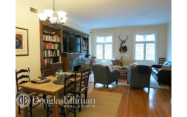 Rented by Level Group | media 44