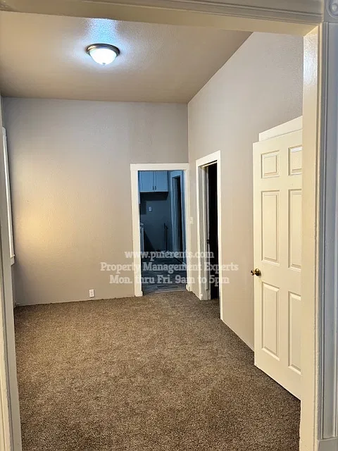 3 bed, 1.0 bath, 1345 sqft, $1,700 — Photo 2