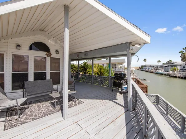 698 E Clam Cir, Port Isabel, TX 78578