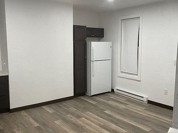 4th image of 811 Allwine Ave