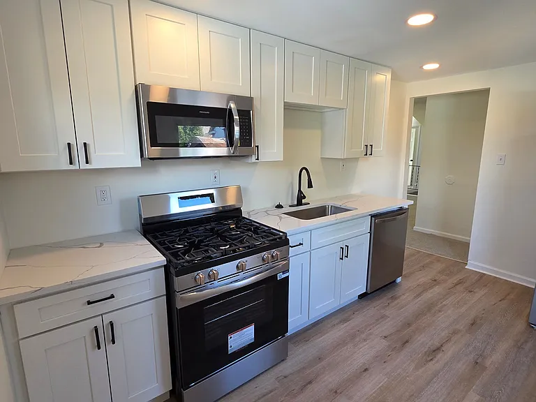 112 Amanda Ave #2 — Photo 11