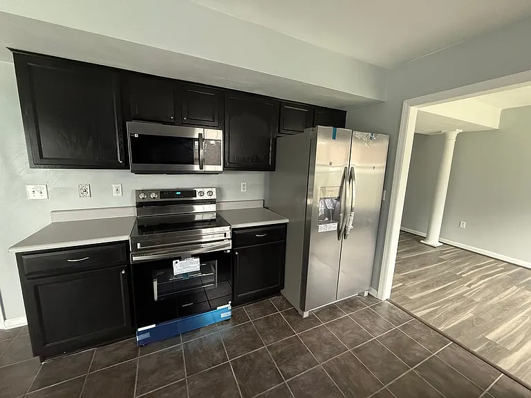 4826 Golfview Dr NE — Photo 2