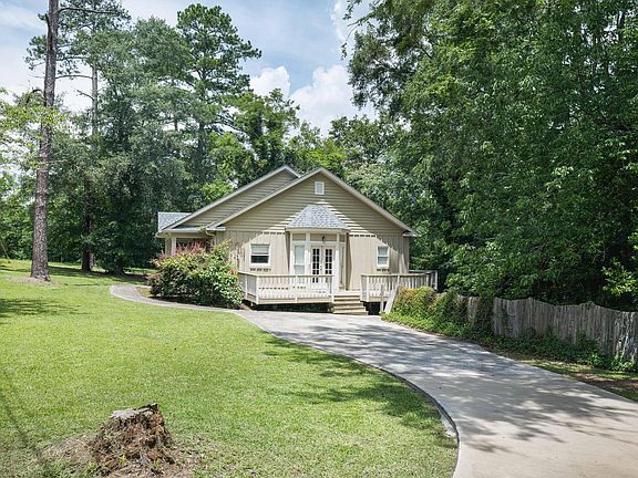 2nd image of 680 Herring Dr