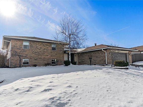 2nd image of 2104 Robinhood Dr