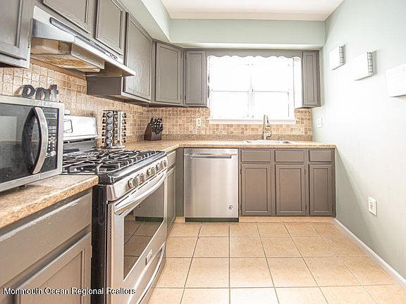 3rd image of 774 Darlington Drive #148