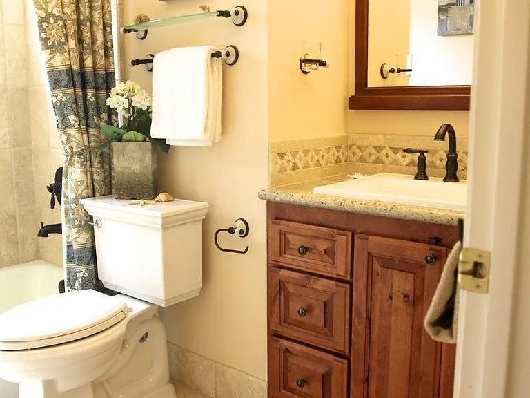 918 Perreira Dr — Photo 12