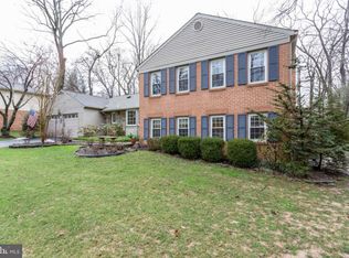 1502 Laurel Hill Rd, Vienna, VA 22182