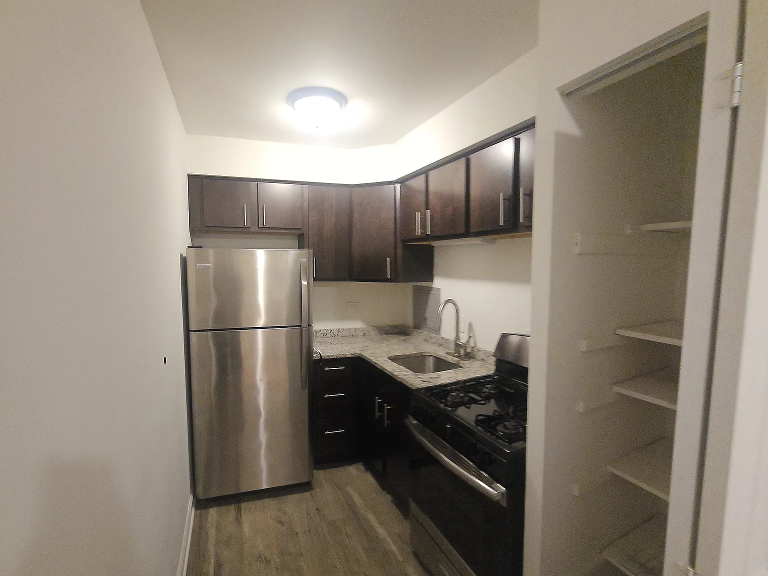 1 bed, 700 sqft, $1,595 — Photo 1