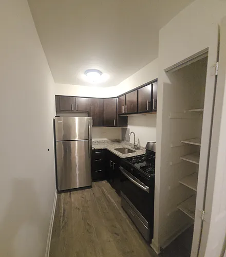 6211 N Kenmore Ave #301 Photo 1