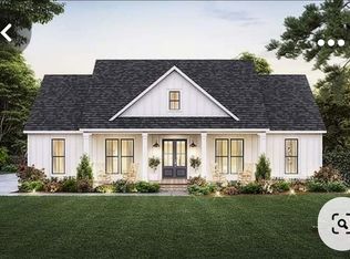 11140 Club View Dr, Saint Joseph, MO 64505