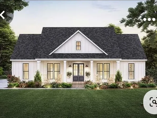 11140 Club View Dr, Saint Joseph, MO 64505