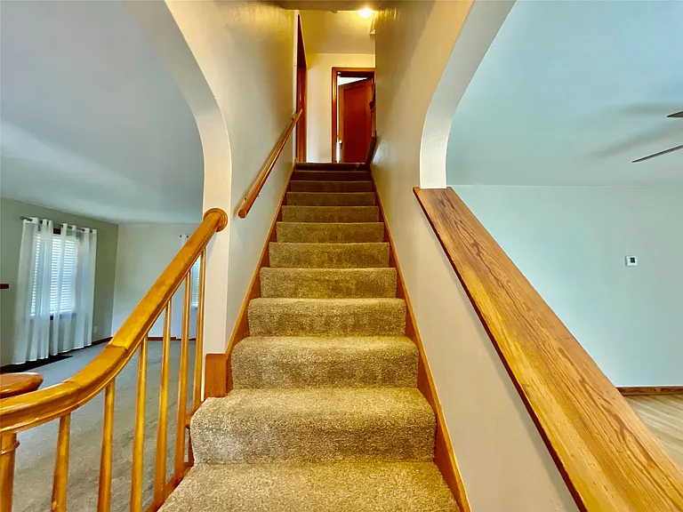 2727 Hall St — Photo 11