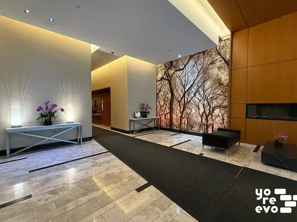 333 East 91st Street image 19 of 19