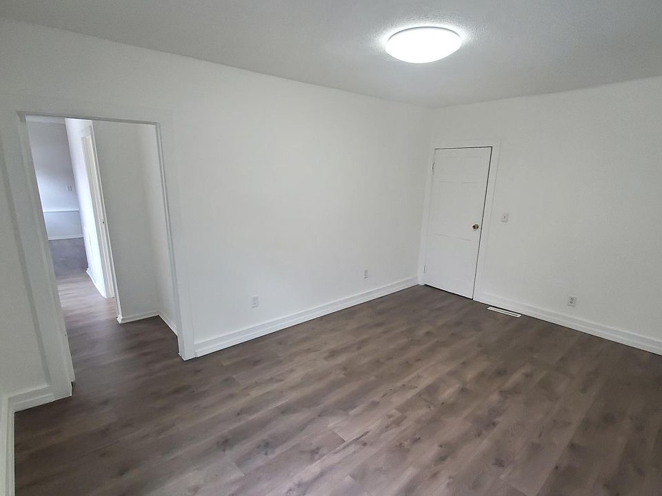 1st image of 110 Elyria St #3