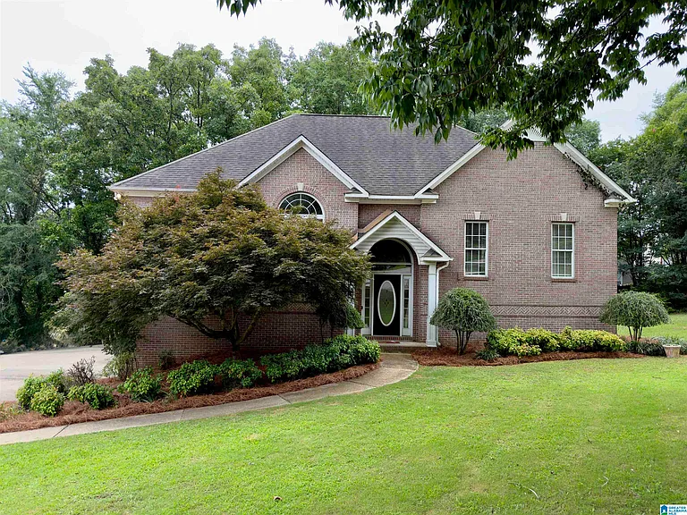 4729 Red Leaf Cir — Photo 1