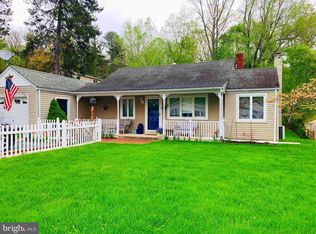 6 Walnut Dr, Belvidere, NJ 07823