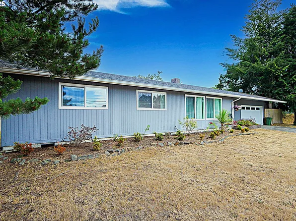 3189 Ash St, North Bend, OR 97459