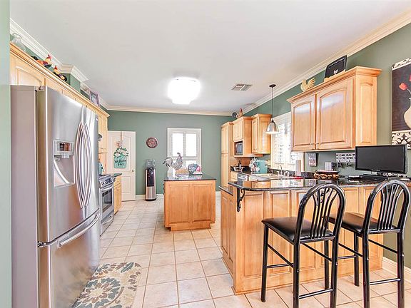 3rd image of 122 Webre Dr