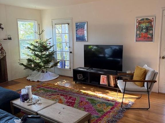 2nd image of 1744 Midvale Ave #1744