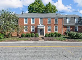 1118 S Mason Rd, Saint Louis, MO 63131