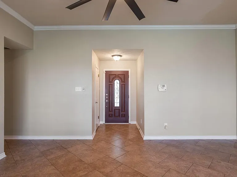 2604 Bluebonnet Valley Dr — Photo 3
