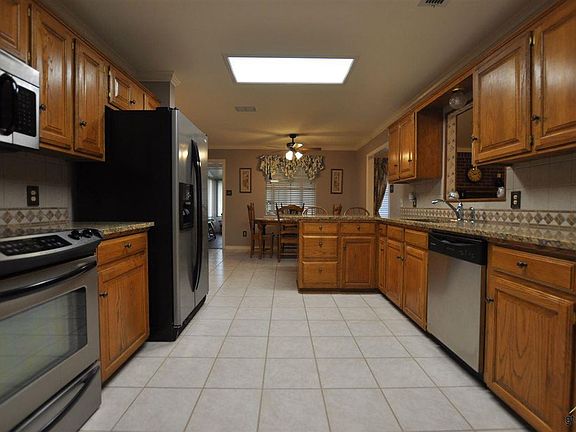 5th image of 18133 Adele Ln