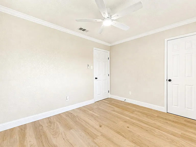 4911 Fairdale St — Photo 25