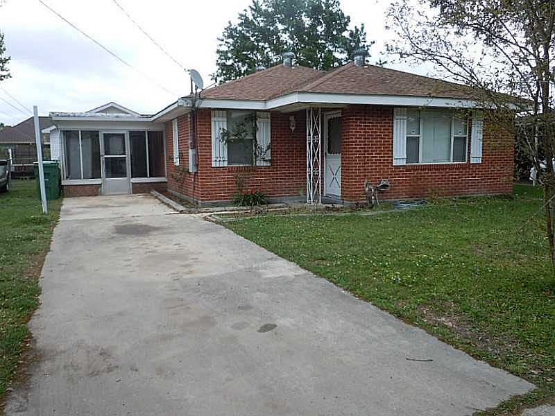 1st image of 220 Magnolia Ave