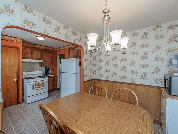 5th image of 7815 Dorothy Ave