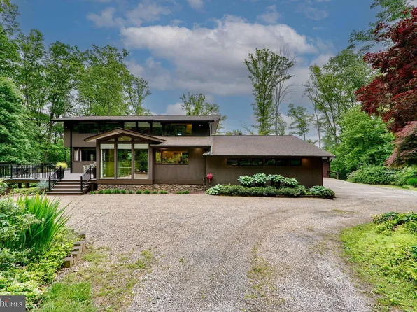 2015 Falls Rd, Parkton, MD 21120