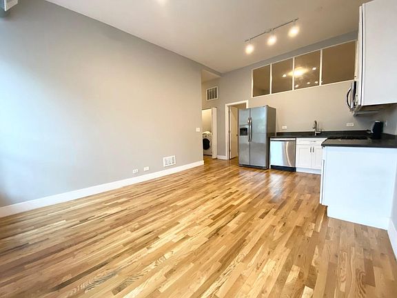 4th image of 1431 N Milwaukee Ave #205