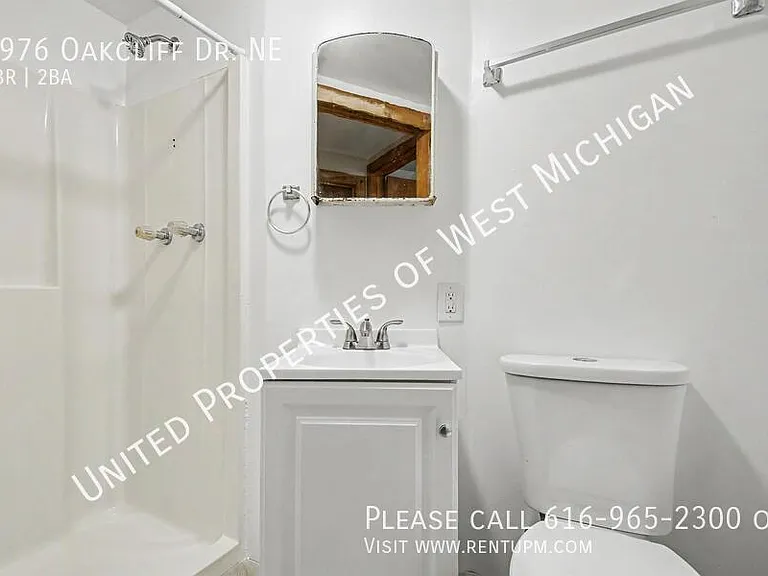 1976 Oakcliff Dr NE — Photo 14