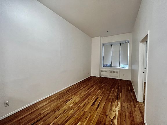 5th image of 61-20 Woodside Ave #3W