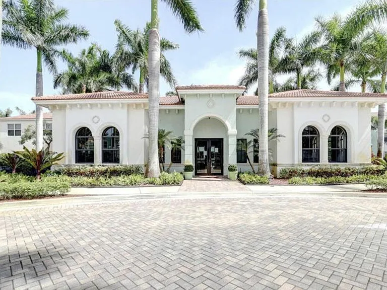 1485 NW 48th Dr — Photo 32