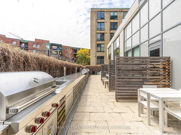 775 King St W #905 — Photo 12