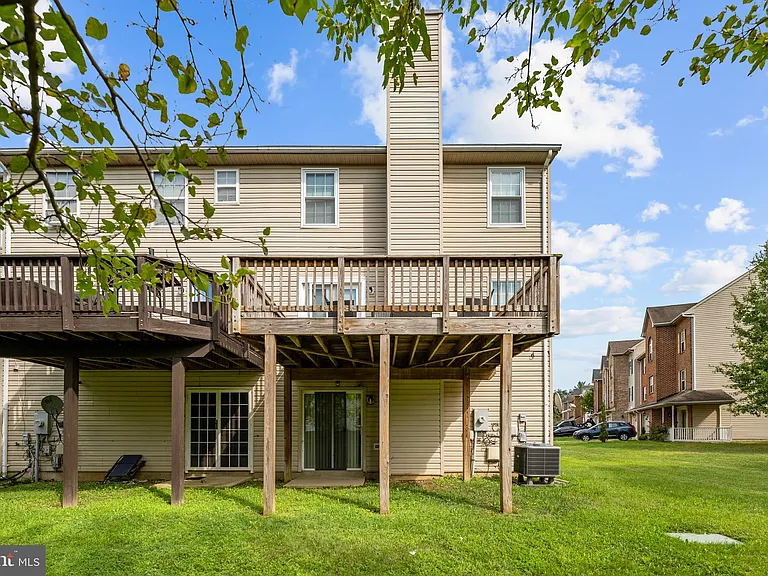 8819 Hardesty Dr — Photo 31