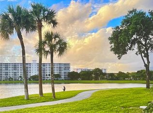 2801 N Palm Aire Dr APT 404, Pompano Beach, FL 33069
