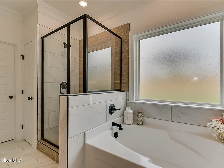 2049 Warbler Dr — Photo 28