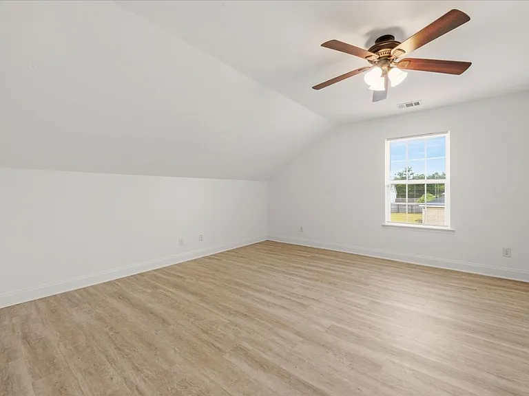 102 Old Mill Rd — Photo 28