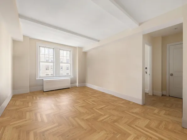 27 West 72nd Street 1403 image 3 of 13