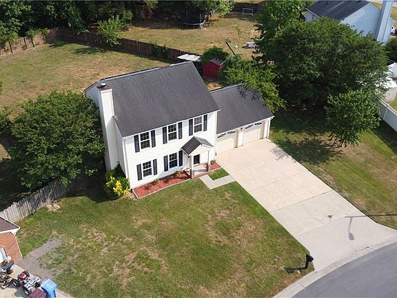 2nd image of 828 Helmsdale Way