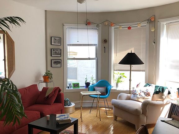 3rd image of 2021 N Humboldt Blvd APT 2e