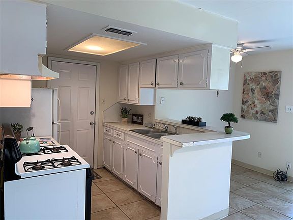 4th image of 8914 Gauguin Dr