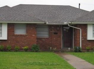 5736 NW 45th St, Warr Acres, OK 73122