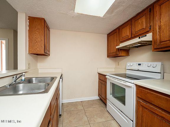 3rd image of 7655 JANA Lane S