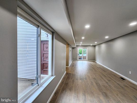 4th image of 16 Steven Ct #225