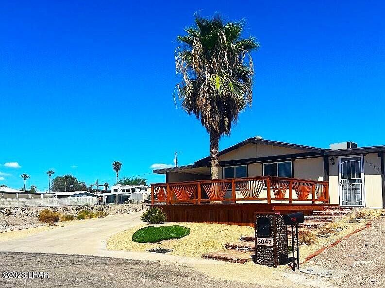 1st image of 3042 Lake Cir