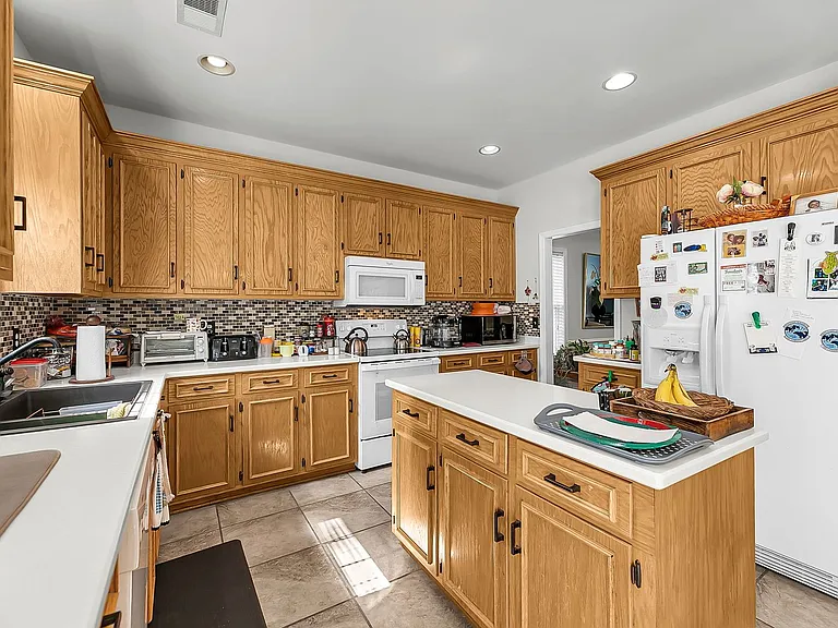 8725 Evangeline Dr — Photo 12
