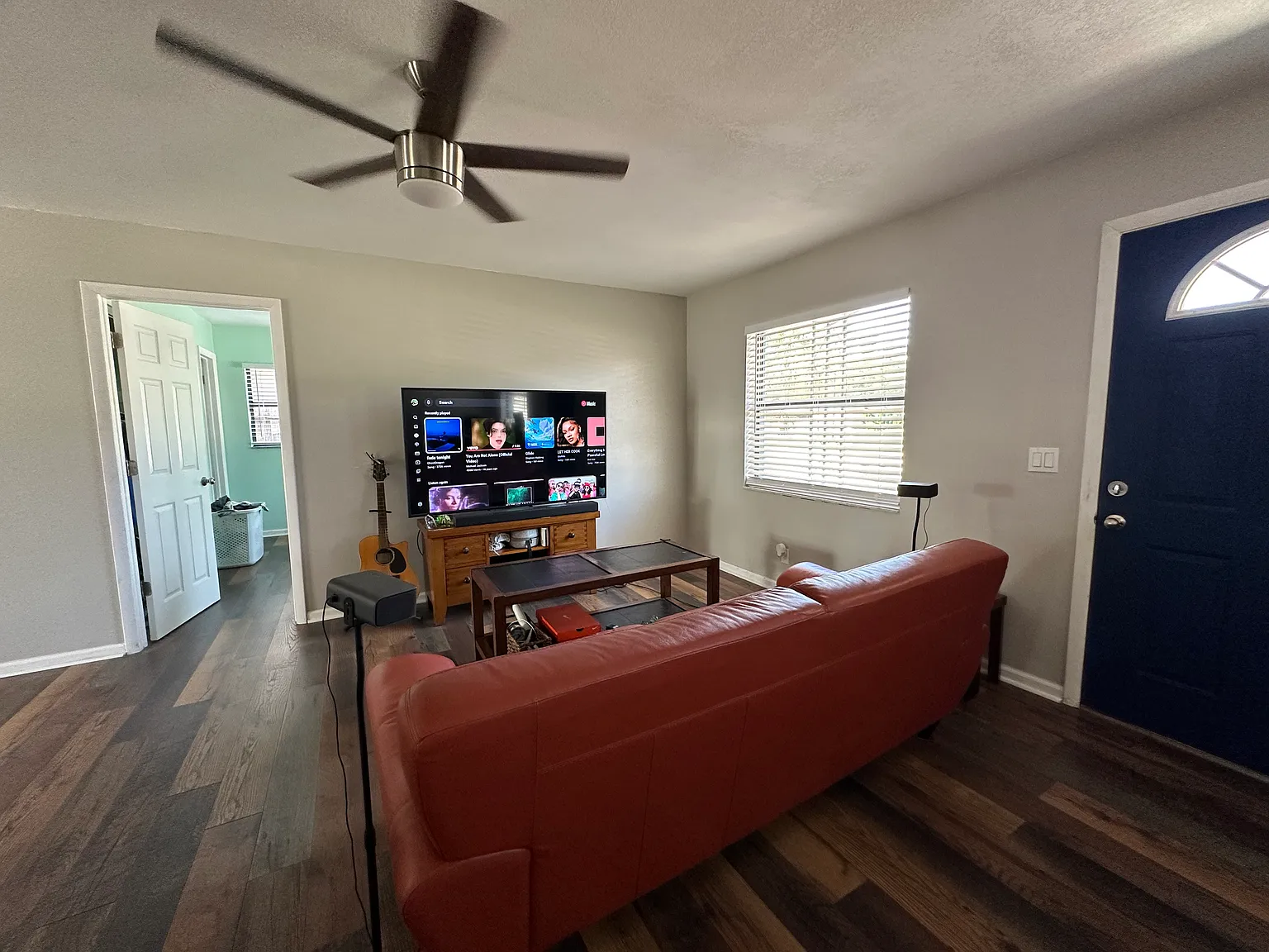 3 bed, 1146 sqft, $2,400 — Photo 2