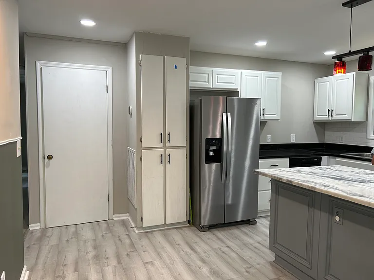 555 Glencove Dr — Photo 22